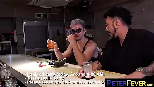 Peterfever gece yarısı ereksiyon sahnesi bir: beefcake udon