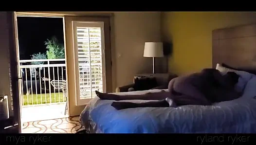Reste La Nuit Et Utilise-moi Dans Un Hôtel 3 Fois!