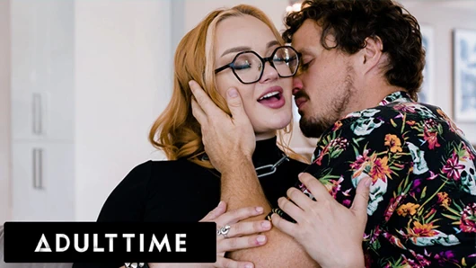 ADULT TIME - dövmeli bebek Emma Magnolia amına tapma seansı sırasında fışkırtarak boşalma