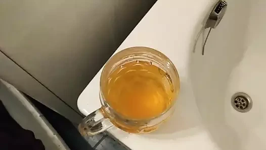 Benim tuvalet köle ağzı pissing &amp; çiş içme derleme