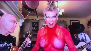 Toyah üstten bakın (meme uçları)