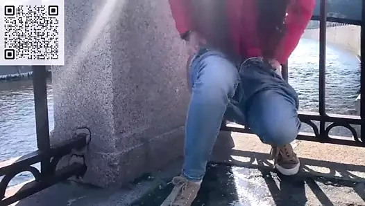 Halka açık işemek – kimse karşı koyamaz