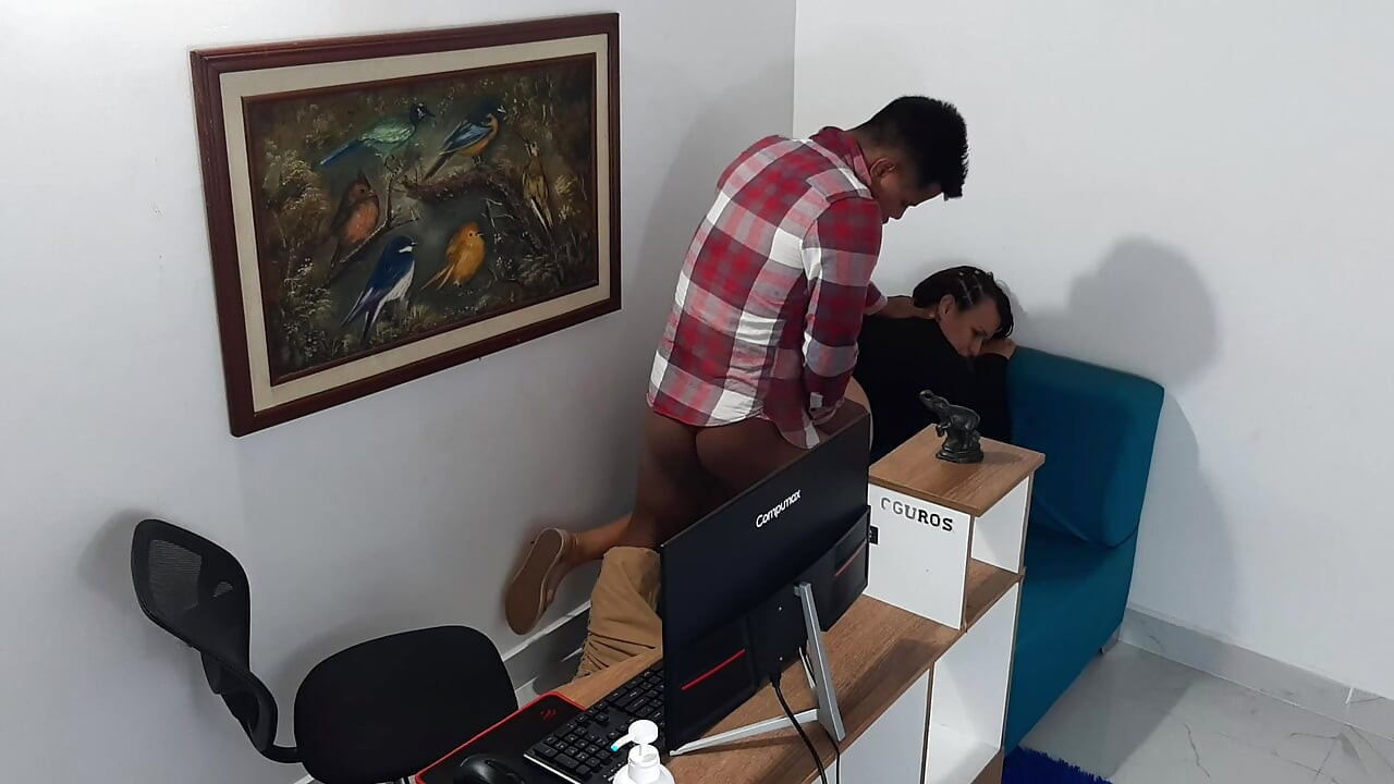 Üvey kız kardeşimin amını domaltarak sikiyorum