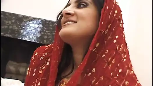 Şehvetli kızın sikişirken değişikliğe ihtiyacı var