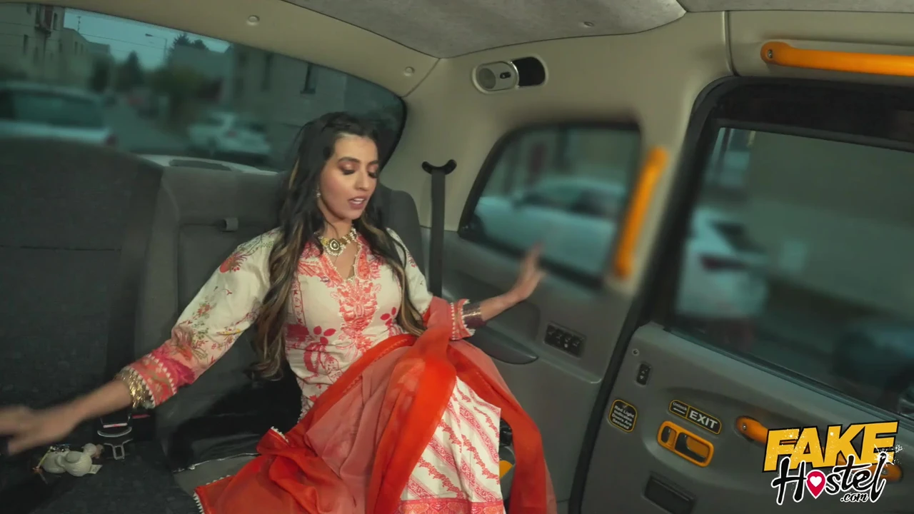Fake Hostel - हॉट पाकिस्तानी वारिस यूरोपीय लंड के लिए तड़प रही है, अभिनीत आलिया यासीन उर्फ वह ब्रिटिश लड़की