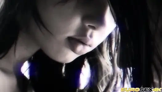 Genç narin balerinler