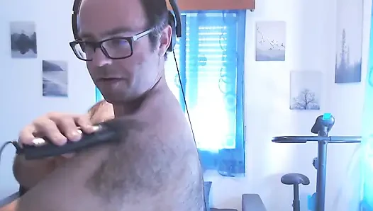 Shaving Armpits and Shoulders