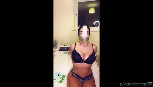 Latina mond gesnoerd met slipje en afgeplakt met een wikkelknevel!