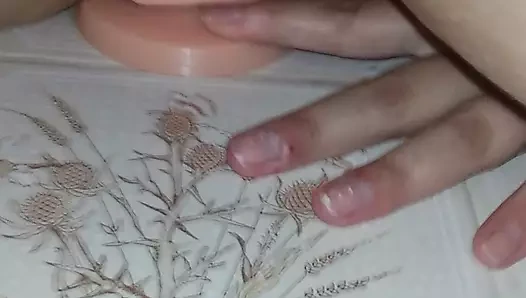 Azgındım ve aletimi onun sıkı amına soktum