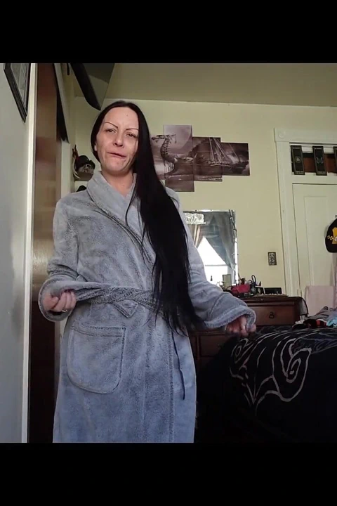 Zevkim için sikiliyor ve kullanılıyor sonra ağrıyor mavi topu