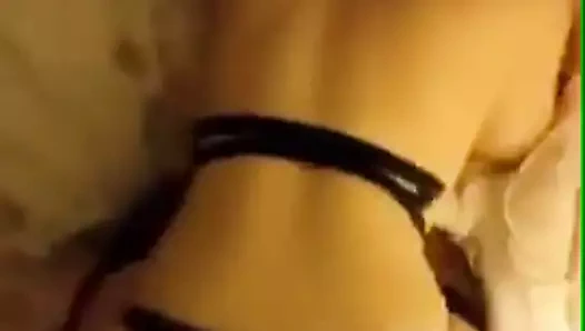 Sevimli Asya civciv olduğunu köle için ona beyaz bf