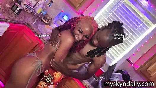 Mahlaysia ve Doniskrazy kamera arkası