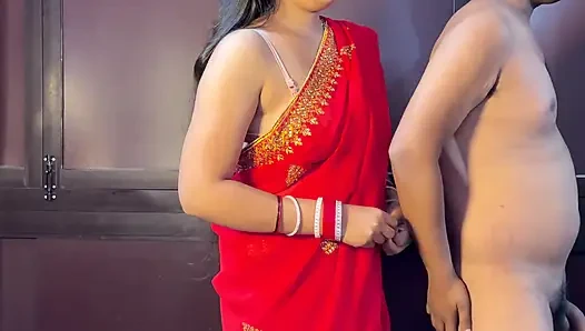 Anne Parti Için Makyaj Yaparken Azgın Oğlu Tarafından Sikiliyor