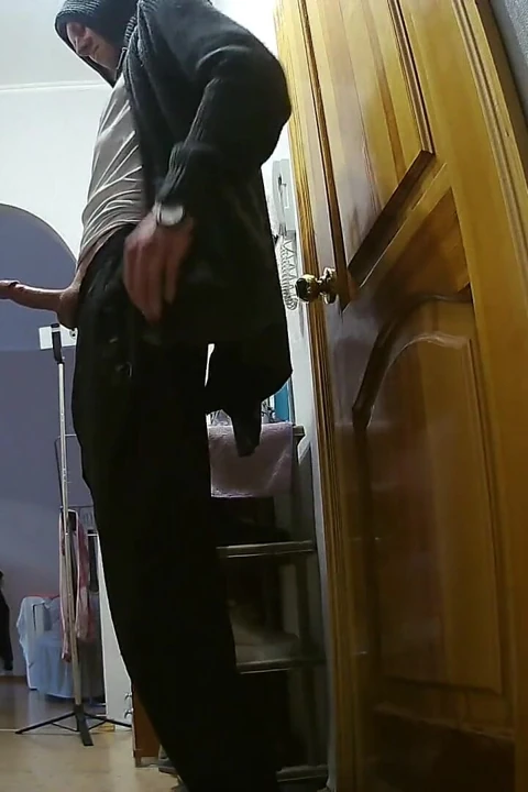 Kurye kız arkadaşını ağzından ve amından domaltarak sikiyor