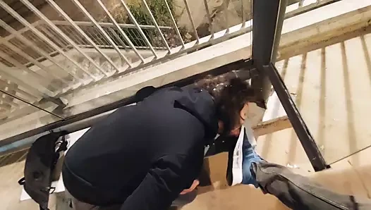 Toplum içinde aşağılama (spor ayakkabı yalama, tükürme)