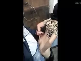 Erkek kardeş tesettürlü kız kardeşine anal sikiliyor