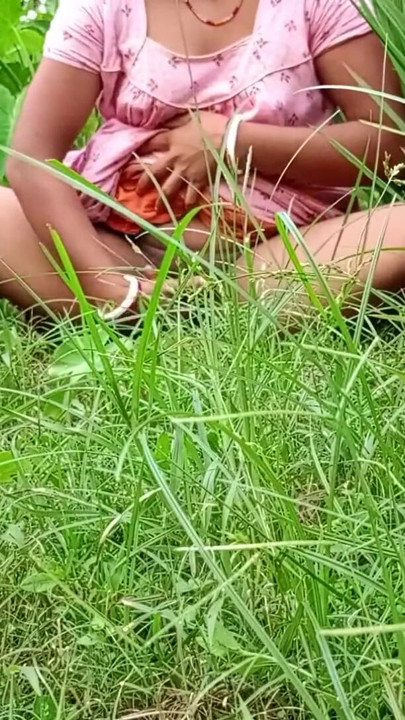 🌾Hintçe ses pirinç yenge amcık yemeye gidiyor parmaklarıyla seks yapıyor | Klip 1