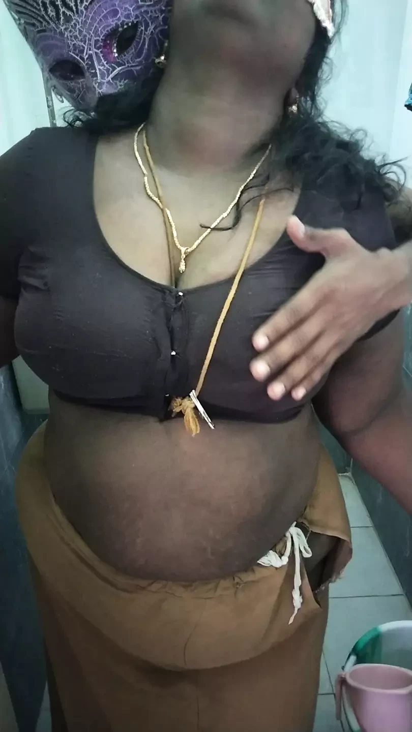 Trending Boobs Pressing At Koyambedu Lodge Vintage Porn Feat Benita Sweety (Uncut) - Toronto Special