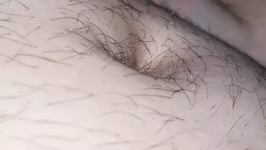 Roxy_BigTits genç üvey oğlu yatakta ilk kez mastürbasyon yapıyor