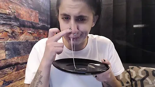 Tıknaz çiğneme sümüklü akşam yemeği