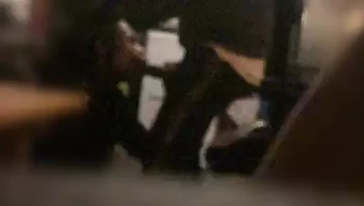 Güzel sürtük çok iyi bir yarak emiyor