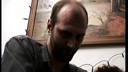 Şişman Alman nine yarak emiyor ve oyuncaklarla dolduruluyor