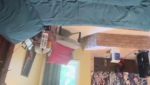 Olgun doğal orta yaşlı seksi kadın büyük memeler adamı tarafından yavaş sikiliyor