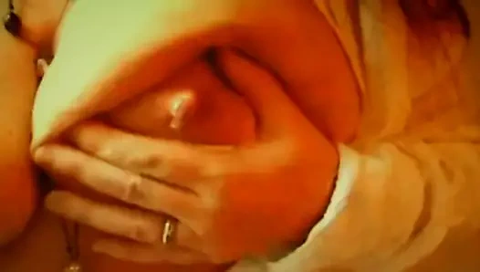 anne süt çuvallarına jacking