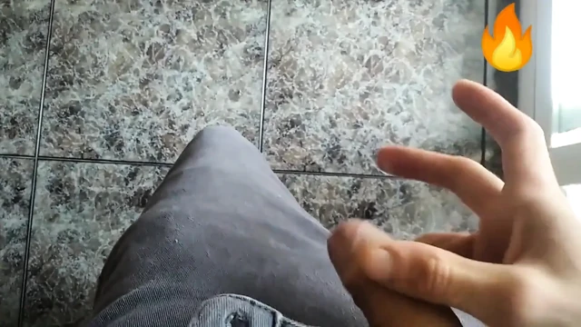 Sulu büyük şişman yarak heteroseksüel arkadaşımın evinde tükürüyor ve mastürbasyon yapıyor (büyük boşalma)!