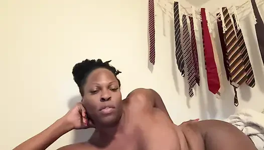 MATURE EBONY COUGAR STRIPS IN BED!