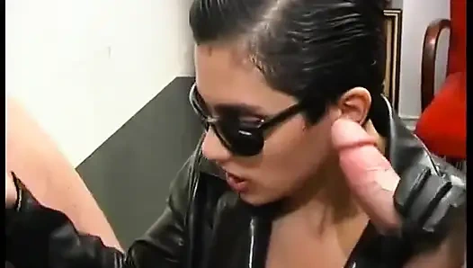 Дикое трио с очень захватывающим двойным анальным проникновением