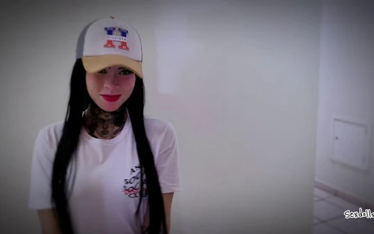 Bakış Açısı Karısından saklanan komşumu merdivenlerde emmek için aradım