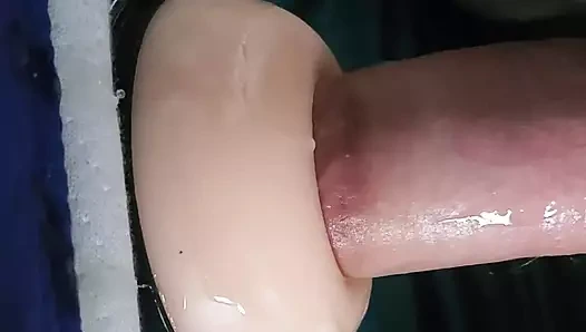 Fleshlight'ı sikerken iki kez boşalıyor