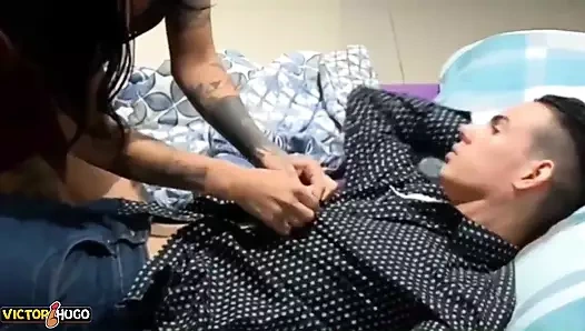 Partiden sonra dövmeli esmerle sikişiyor