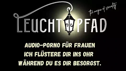 Sen onu alırken kulağına fısıldıyorum.