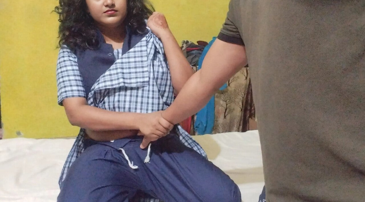 Bengali Girl Ko Chodte Hue Uske Bf Ne Video Banaya MMS Sex Video