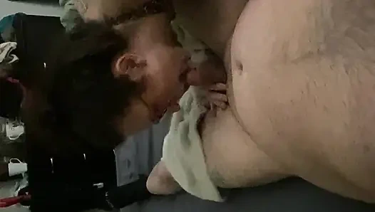 Cheetah'ta sigara içiyor ve emiyor