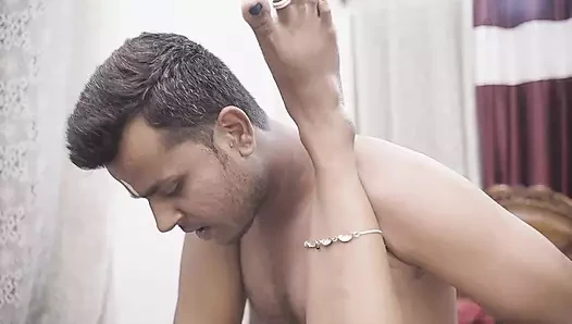 Güney Hintli büyük memeli bayanla sert üçlü seks