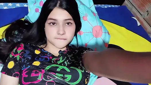 Baldızımla görüntülü görüşme ona vajinamı gösteriyorum