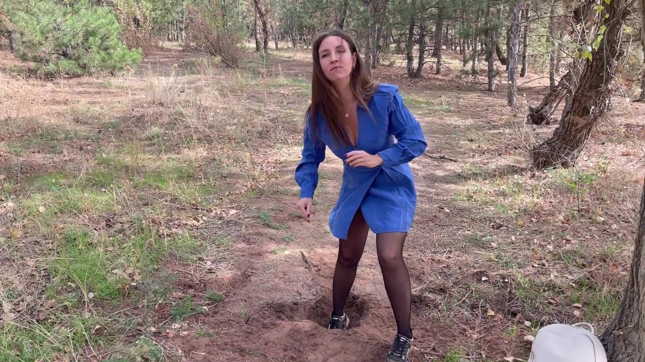 Pretty Girl Stuck in the Woods