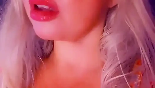 10 kiloluk bikini gösterisi