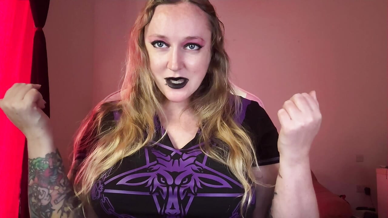 Gotik kızın şeytani anlaşması