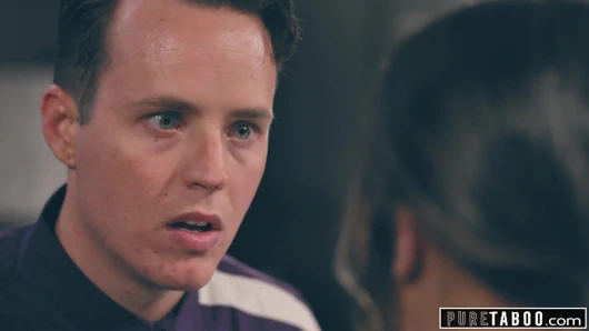 Arkadaşımı sevgilimin önünde becermek zorunda kaldım!