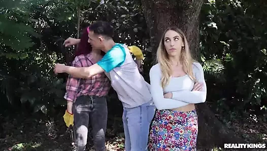 Orta yaşlı seksi kadın üçlü seks sanatını öğretiyor - reality kings