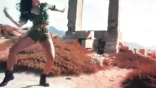 Katrina kaif sıcak uyluk