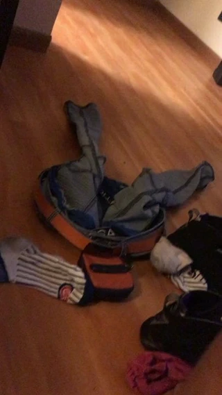 İri güzel kadının canavar götünü domaltarak sikiyor