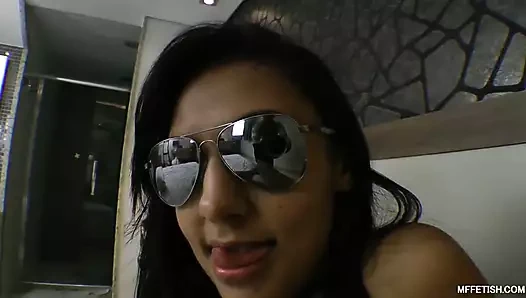 Gizemli prenses için ayakla muamele fanatiği