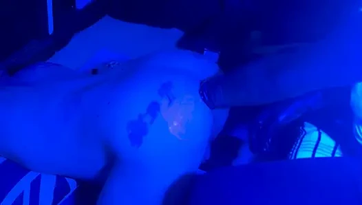 Kirli koyu yumruk sokma