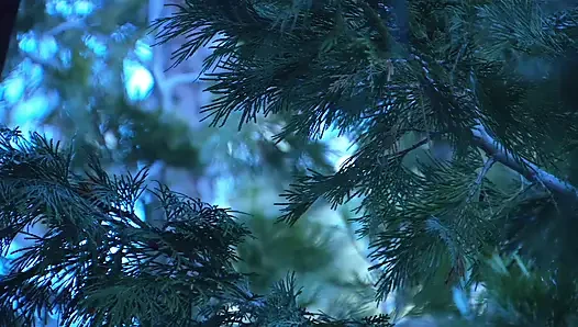 Büyük memeli bebek sert yarak için bacaklarını açıyor