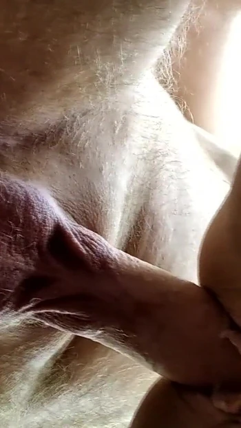 Захватывающий момент из "Романтический трах со зрелой русской парой в видео от первого лица."